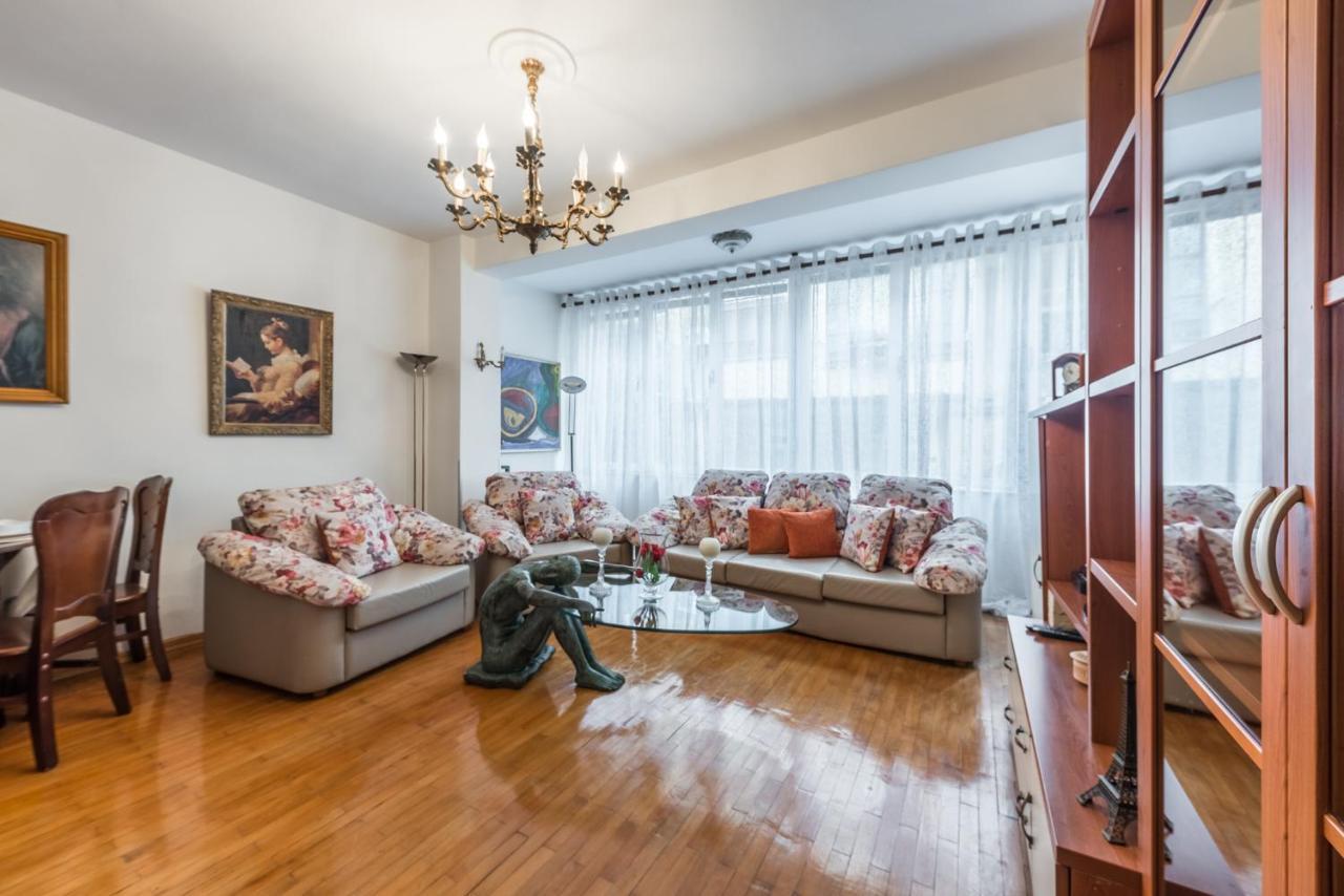 Vintage And Warm 2Br Apartament In Tirana Extérieur photo