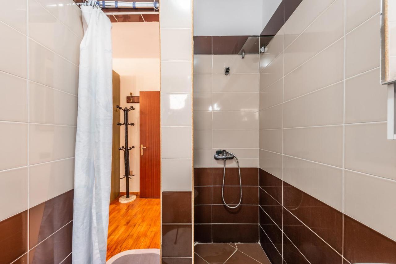 Vintage And Warm 2Br Apartament In Tirana Extérieur photo