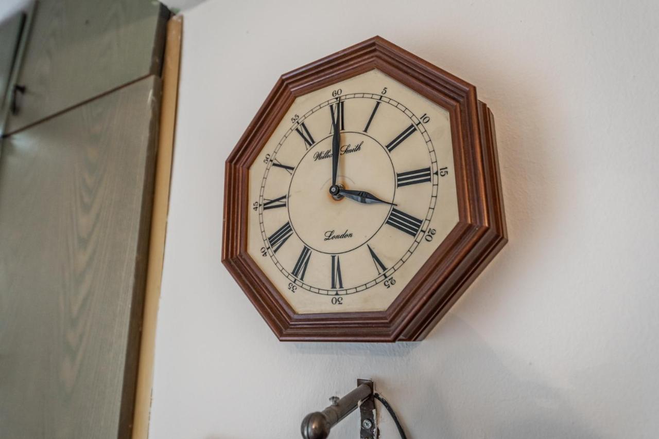 Vintage And Warm 2Br Apartament In Tirana Extérieur photo