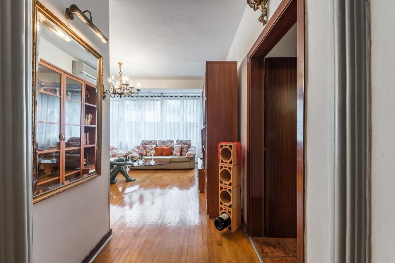 Vintage And Warm 2Br Apartament In Tirana Extérieur photo